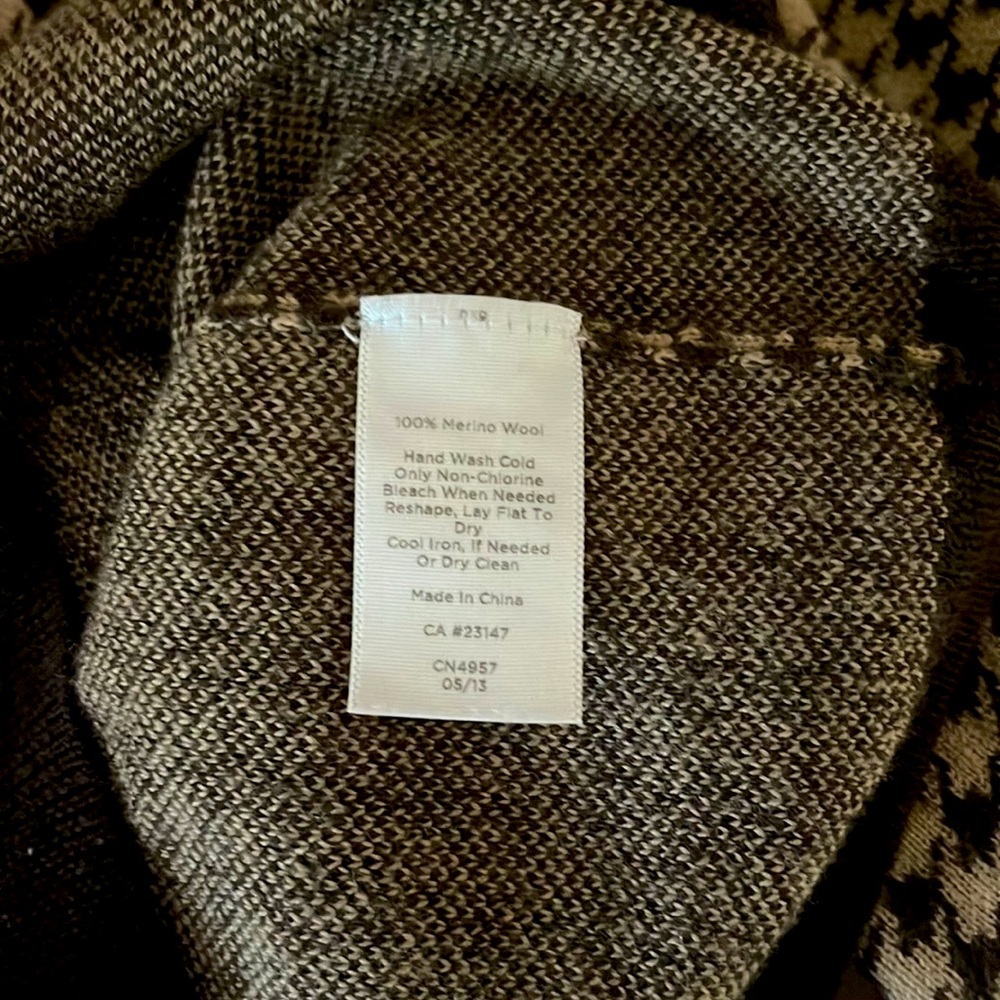 Talbots soft merino wool sweater - Picture 8 of 8